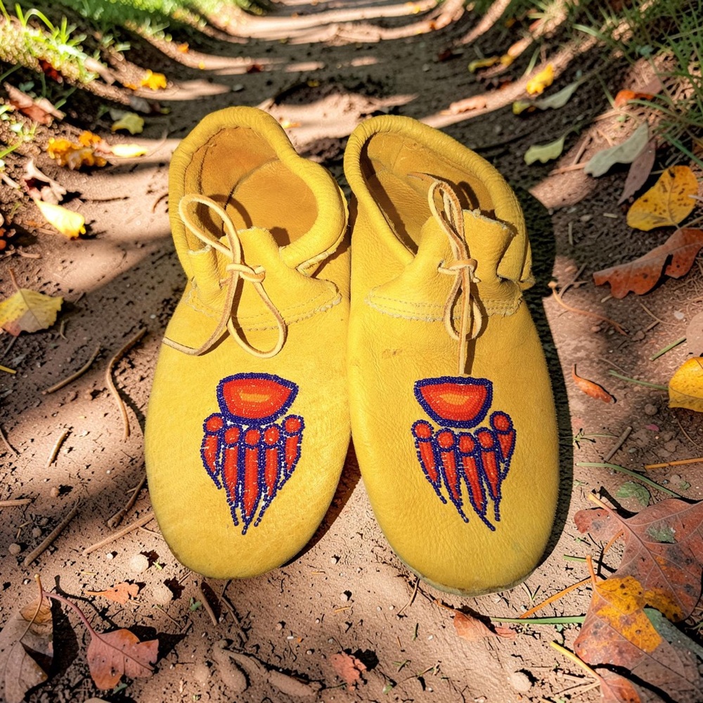 Adult Yellow Bear Claw handbeaded Moccasin Shoes men’s 9-10 women’s 11-12 sizes